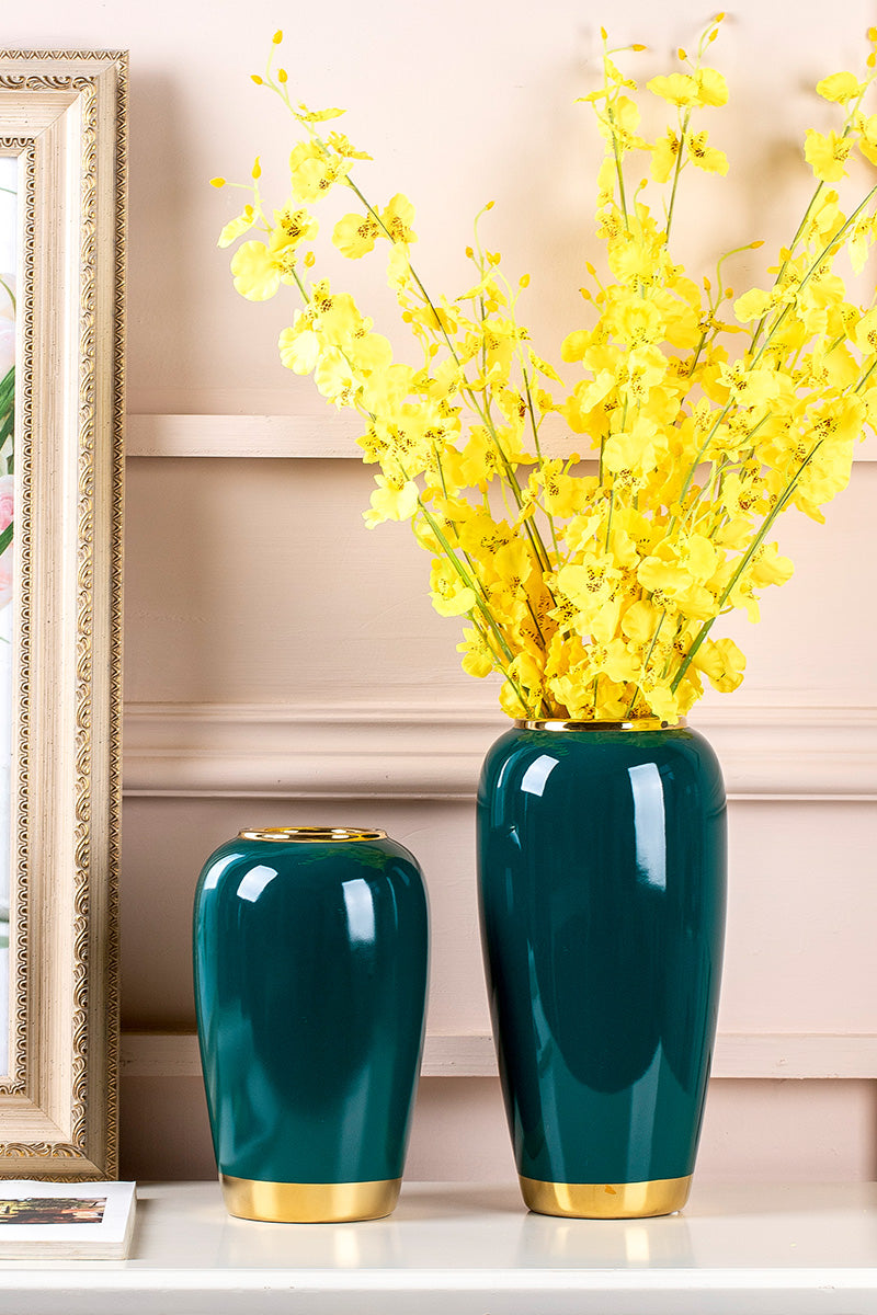 Gold trim ceramics vase OUT OF STOCK